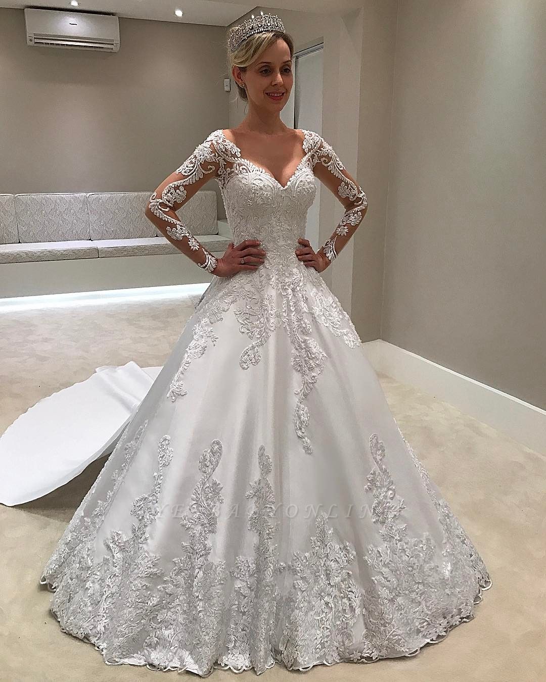 Gorgeous Long Sleeves Satin V-Neck Applique Wedding Dresses