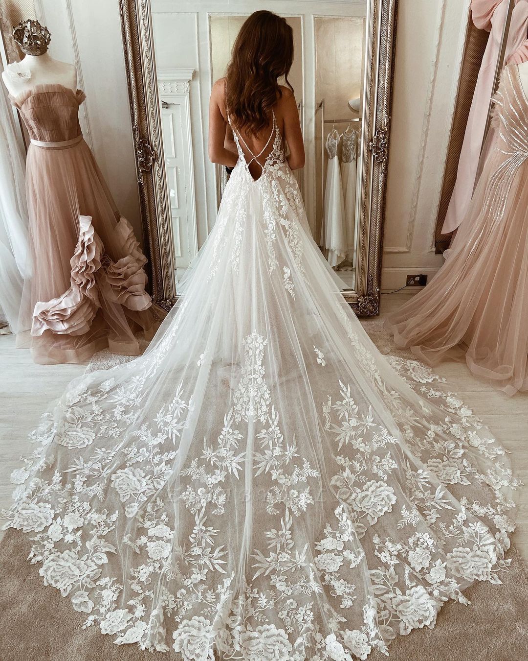 Elegant Spaghetti Straps White Long Wedding Dresses With Lace Appliques ...