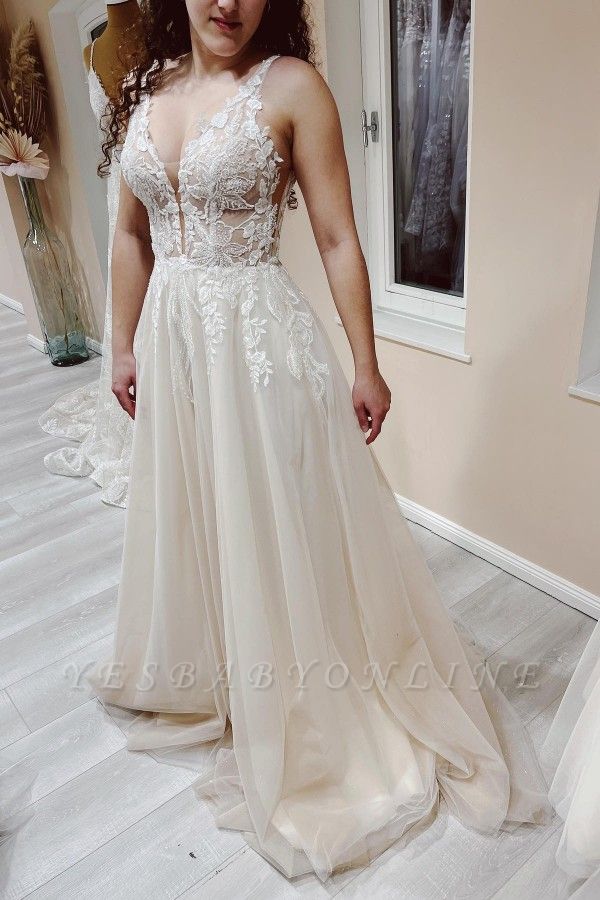 Charming A-Line Deep V-neck Sleeveless Tulle wedding dress with Appliques