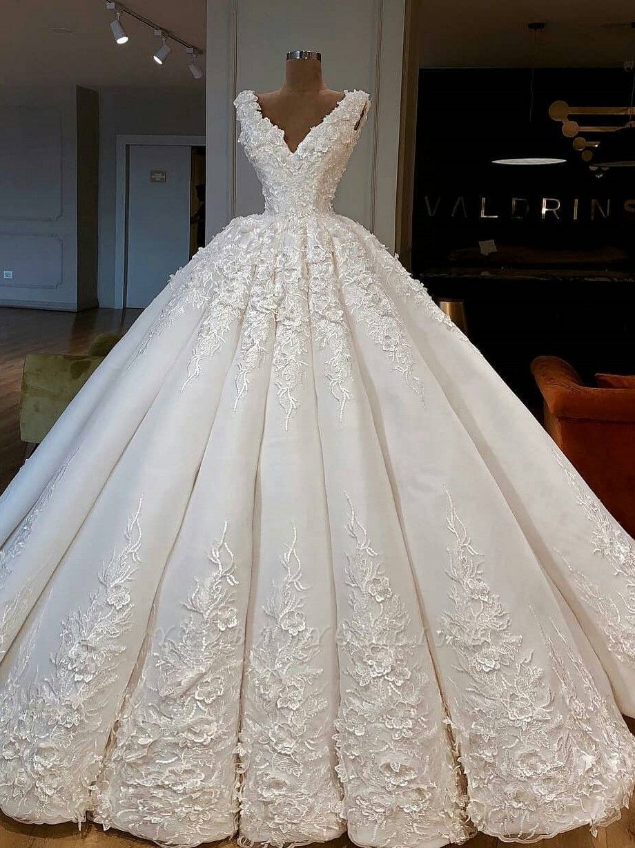 Charming Lace Appliques Ball Gown Wedding Dresses | Gorgeous V-Neck Sleeveless Bridal Gowns