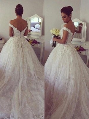 Dramatic Off-the-Shoulder Court Train Puffy Lace Wedding Dresses_1
