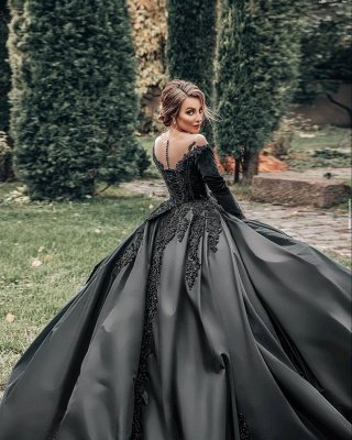 Princess Lace Appliques Black Wedding Dresses with sleeves_2