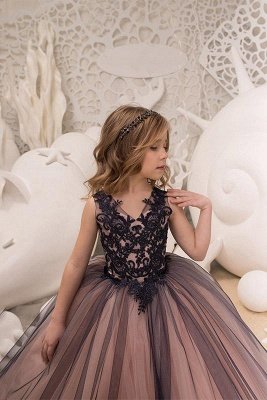 Lovely Long Ball Gown V-neck Tulle Appliques Lace Flower Girl Dress_4