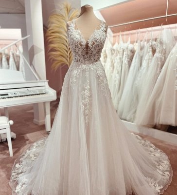 Glamorous White V-Neck Sleeveless A-Line Tulle Wedding Dresses with Appliques