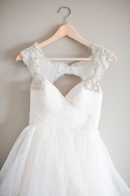 Cap-Sleeve  Straps Mesh Modern Beaded Wedding Dress_3